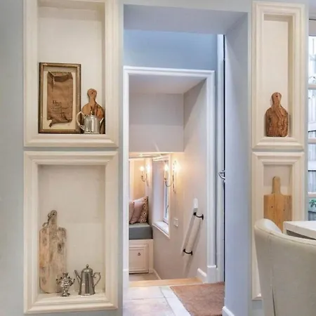 Lovely House In - Up To 10 Guests