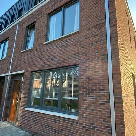 Lovely House In - Up To 10 Guests *